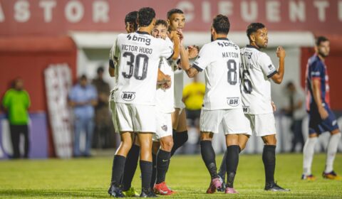 Auxiliar do Atlético cita Sampaoli e diz como motivou jogadores para ‘decisão’