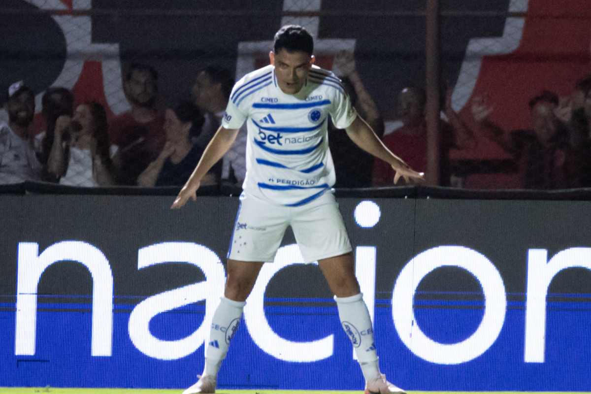 Bruno Rodrigues comemora gol na vitória do Cruzeiro sobre o Pouso Alegre (foto: Gustavo Aleixo/Cruzeiro)