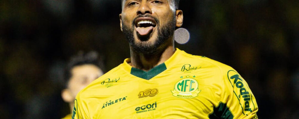 Capitão do Mirassol protesta contra arbitragem em empate com Cruzeiro