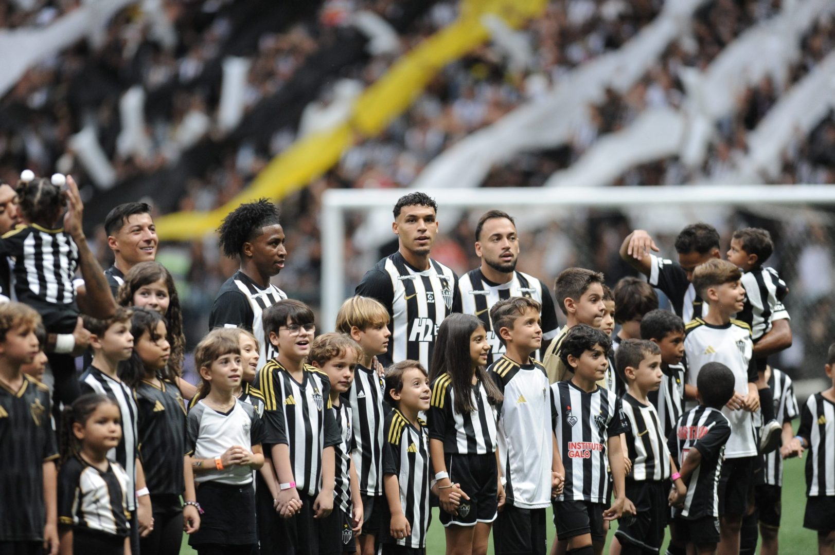 Jogadores do Atlético antes de clássico contra o Cruzeiro pelo Campeonato Mineiro, na Arena MRV (foto: Alexandre Guzanshe/EM/D.A. Press)