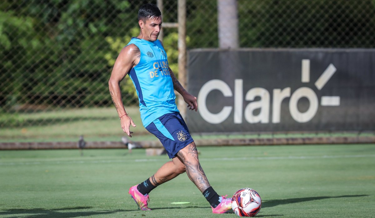 Pavón pelo Grêmio (foto: Caroline Motta/Grêmio)