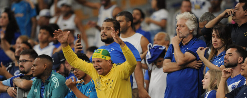 Cruzeiro bate metade da expectativa de público contra América; veja números