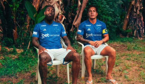 Cruzeiro faz duas referências a Bad Bunny