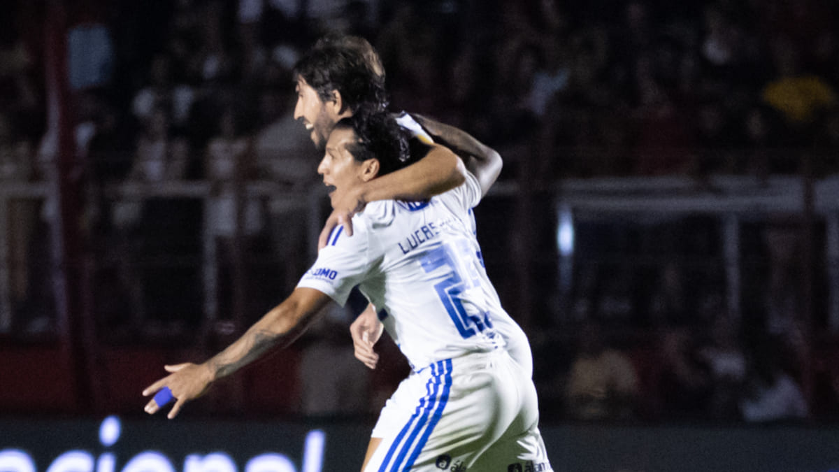 Lucas Silva marcou o primeiro gol do Cruzeiro na vitória por 2 a 1 sobre o Pouso Alegre, pela ida da semifinal do Mineiro (foto: Gustavo Aleixo/Cruzeiro)
