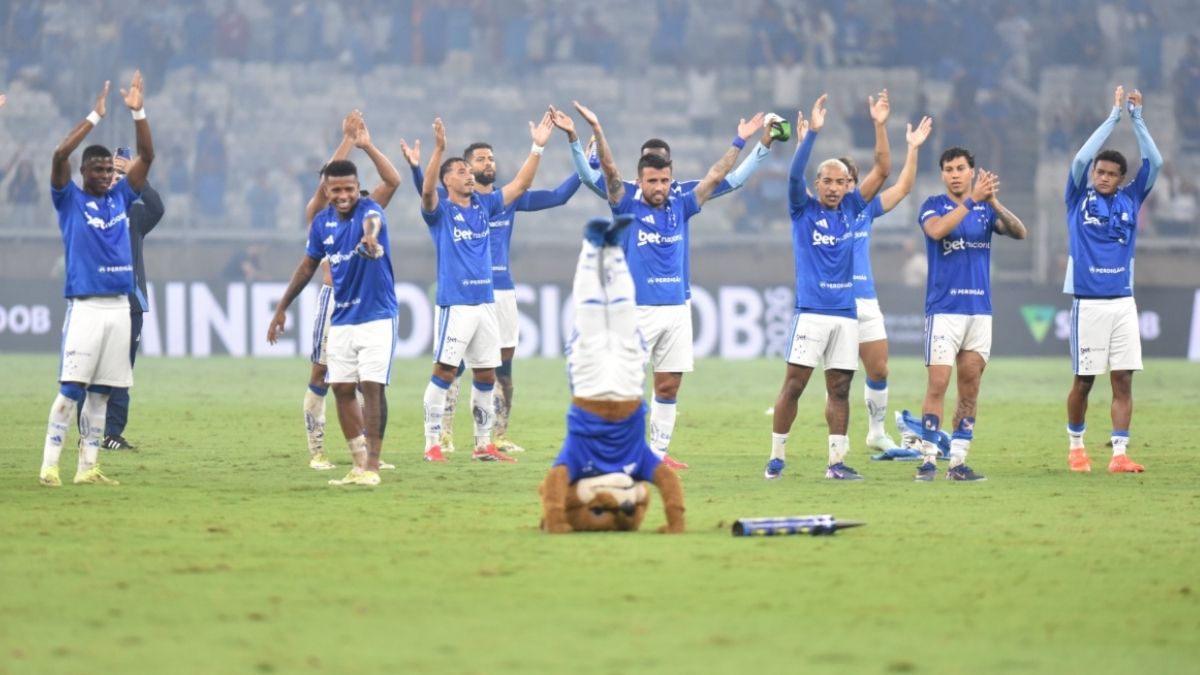 Cruzeiro após vitória (foto: Ramon Lisboa/EM/DA.Press)