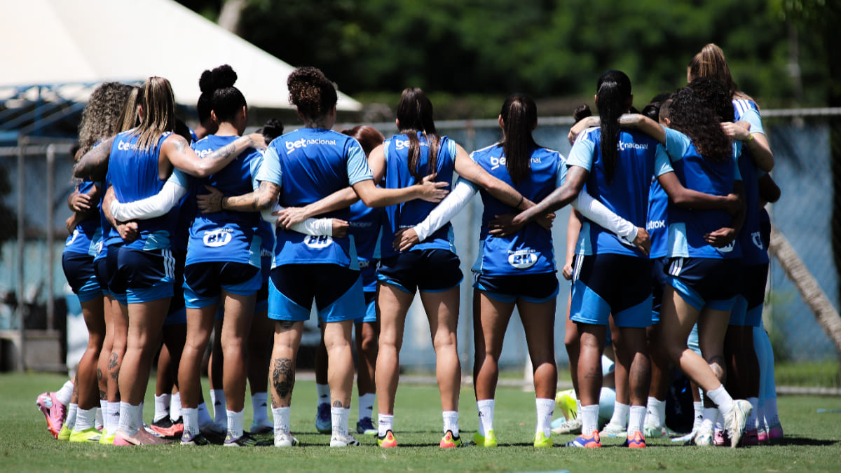 Jogadoras do Cruzeiro em treinamento na Toca da Raposa 1, em Belo Horizonte (foto: Gustavo Martins/Cruzeiro)