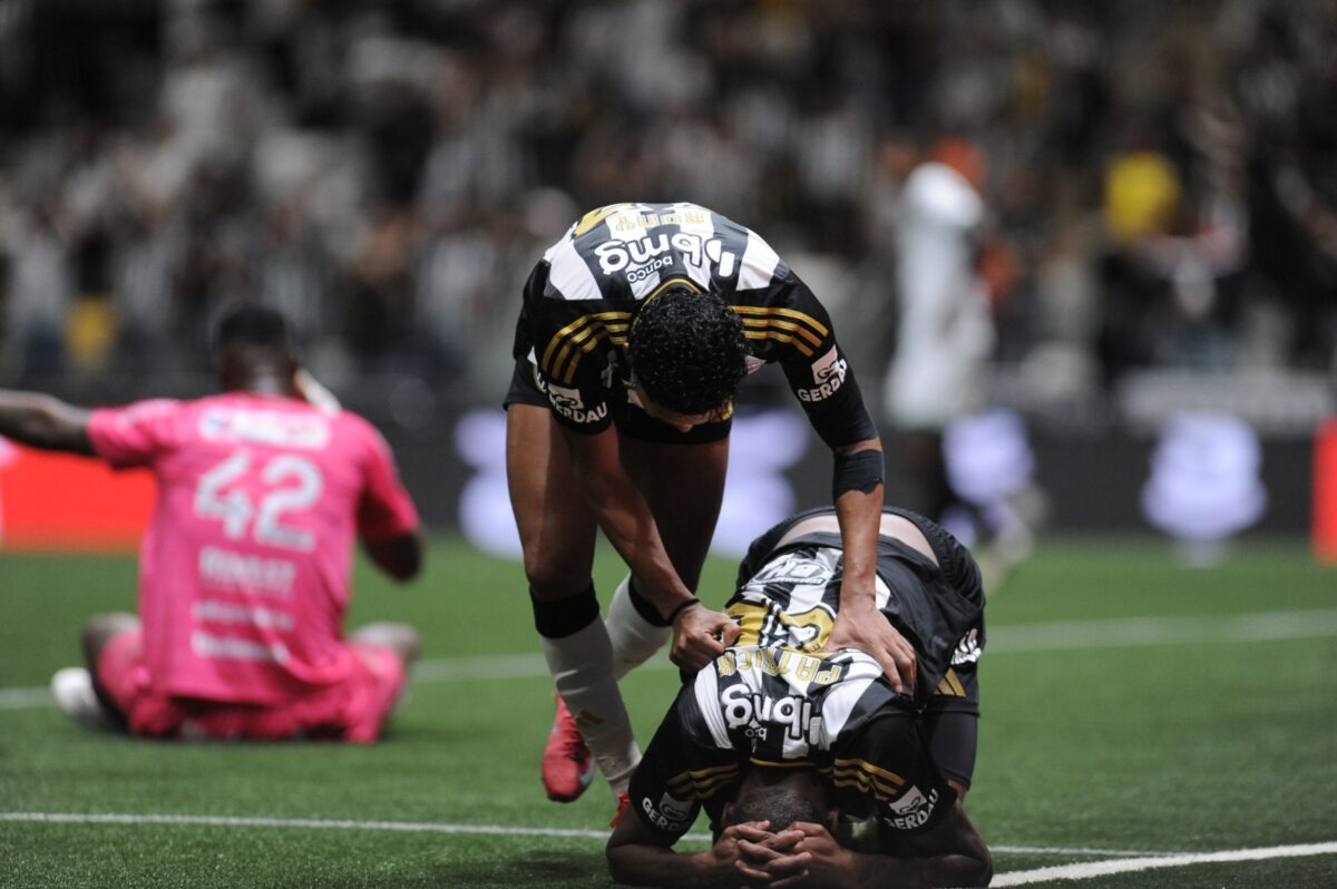 Patrick Silva não conteve a emoção com gol pelo Atlético (foto: Alexandre Guzanshe/EM/D.A. Press)