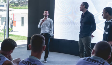 Diretoria do Atlético se reúne com jogadores após queda de Sampaoli