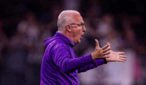Dorival desabafa após Cruzeiro x Corinthians: ‘Ninguém é máquina para suportar isso’