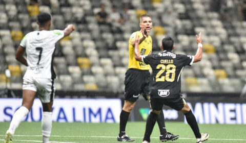 Especialista em arbitragem aponta erros contra o Atlético em jogos do Mineiro