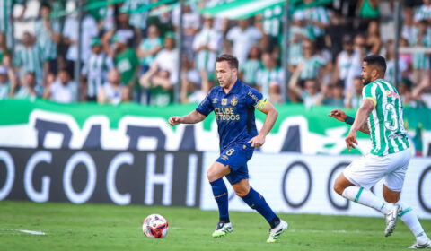 Estrela do Grêmio vira desfalque para jogo contra o Atlético