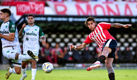 Estudiantes vence em despedida de Domínguez, novo técnico do Atlético