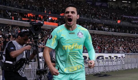 Ex-Palmeiras, Raphael Veiga alfineta Corinthians em post de cantor gospel