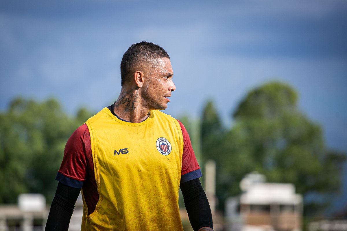 Bryan Garcia, lateral-esquerdo do Itabirito (foto: Giovanni Mendes / Itabirito)