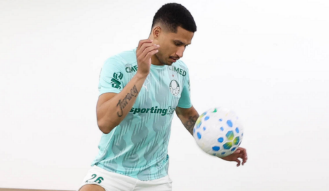 Ex-zagueiro do Cruzeiro faz gol e dá assistência em intervalo de quatro minutos