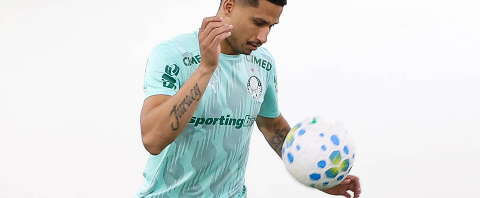 Ex-zagueiro do Cruzeiro faz gol e dá assistência em intervalo de quatro minutos