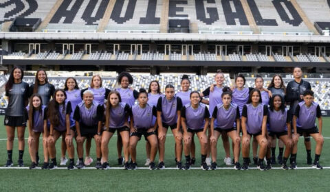 Feminino: sub-20 do Atlético visita Arena MRV e recebe uniforme