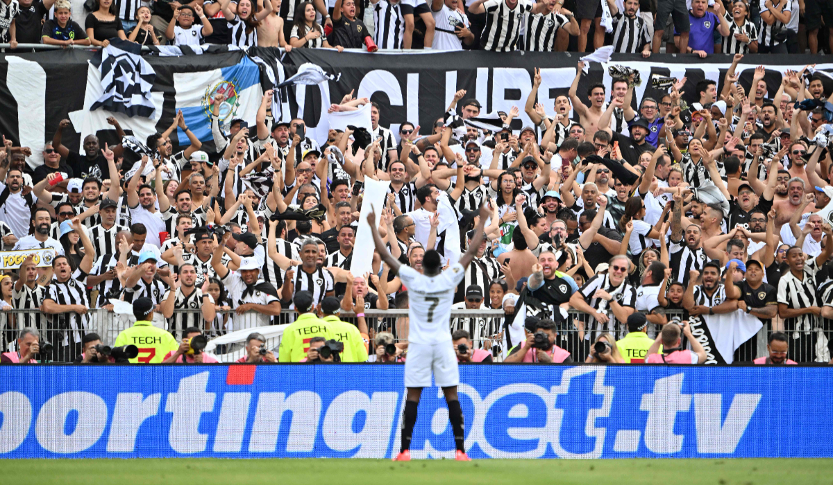 Luis Henrique pelo Botafogo (foto: Luis Robayo/AFP)
