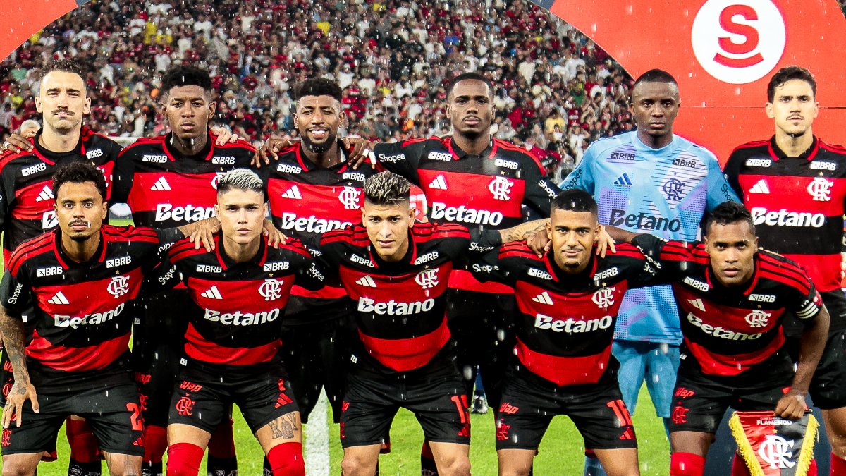 Jogadores do Flamengo antes de partida pelo Campeonato Carioca (foto: GILVAN DE SOUZA/FLAMENGO)
