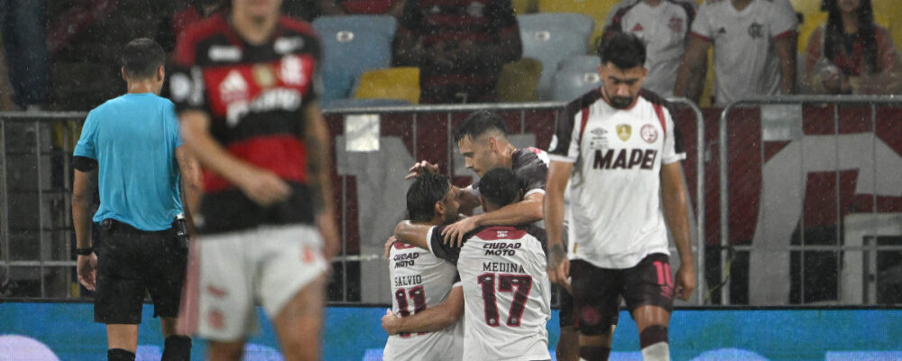Flamengo sofre virada na prorrogação e perde Recopa Sul-Americana para o Lanús