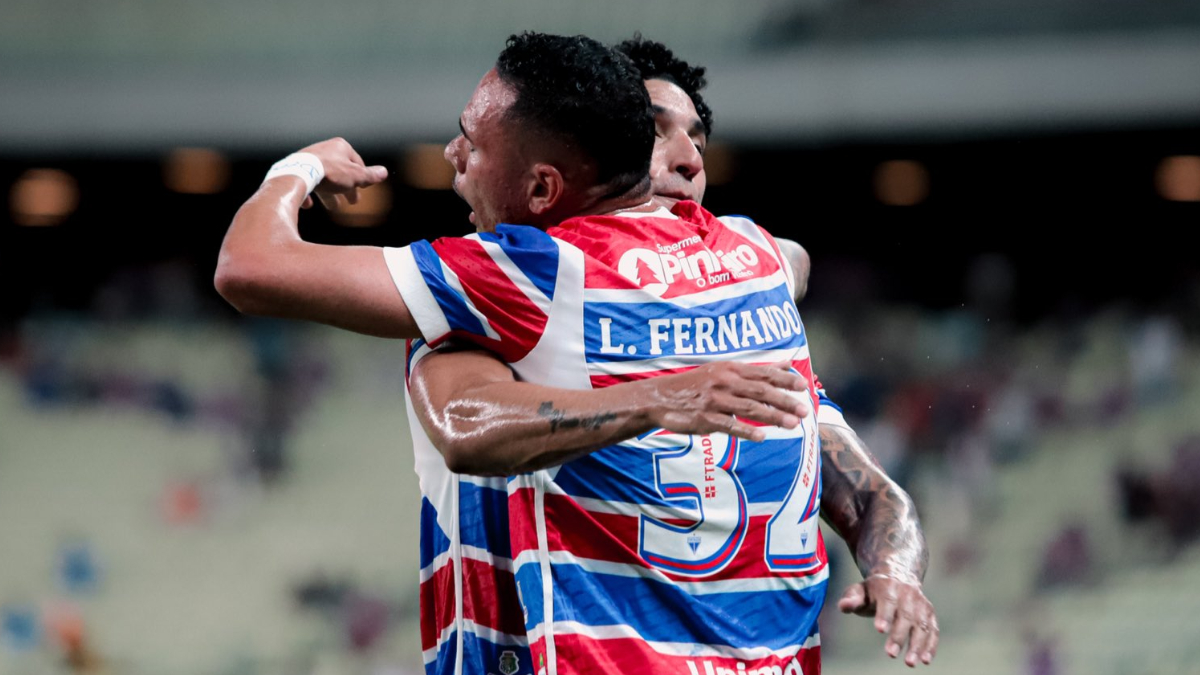 Jogadores do Fortaleza comemoram gol em partida da Copa do Brasil (foto: Mateus Lotif/FEC)