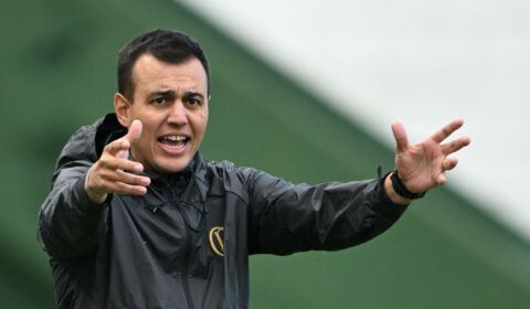 Futebol feminino: Corinthians demite o técnico Lucas Piccinato