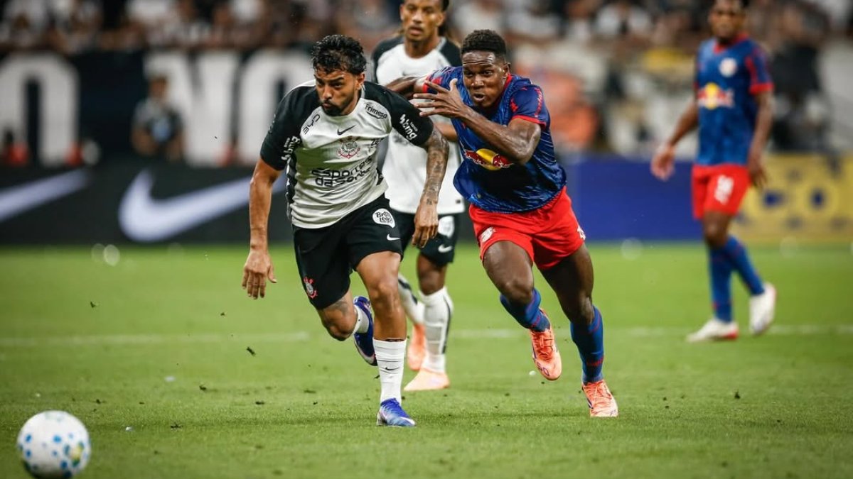 Corinthians e Bragantino duelaram pelo Brasileiro (foto: Ari Ferreira/Red Bull Bragantino)