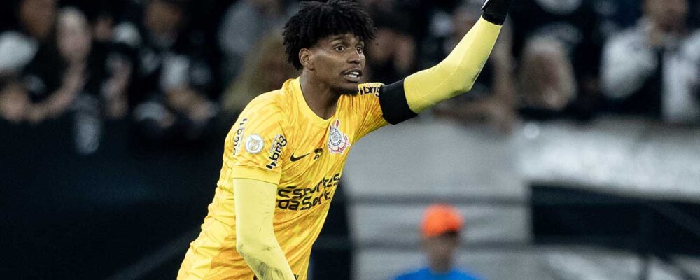 Hugo, do Corinthians, faz cobrança após sofrer ataques racistas: ‘Não pode relativizar’