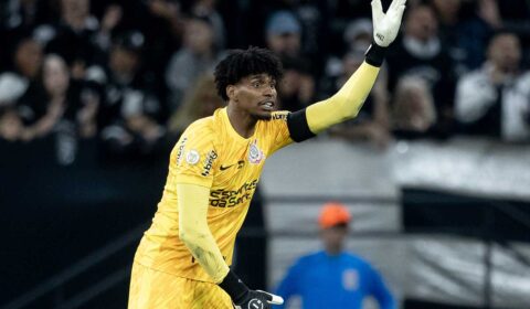 Hugo, do Corinthians, faz cobrança após sofrer ataques racistas: ‘Não pode relativizar’