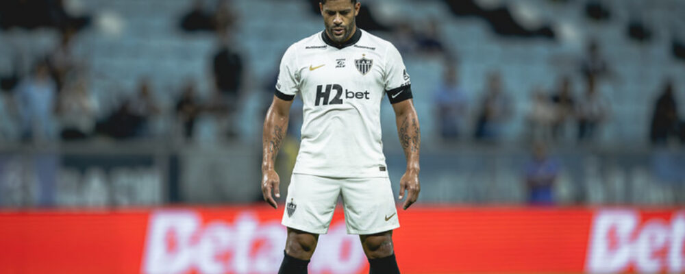 Hulk reclama de arbitragem em Grêmio x Atlético: ‘Não segue critério’