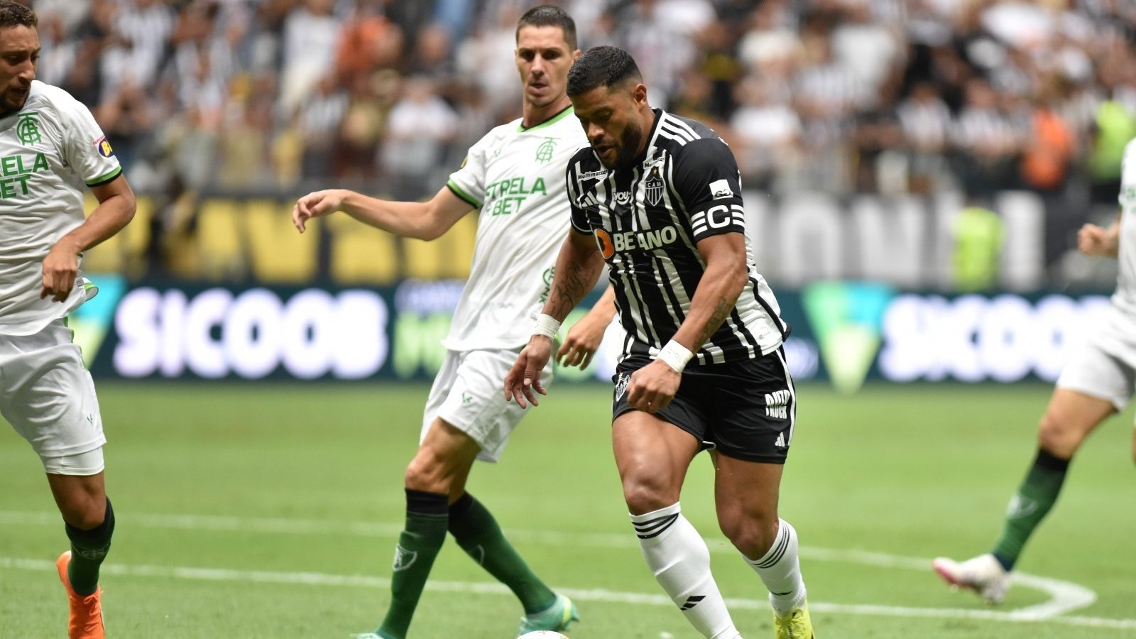 Hulk marcou o segundo gol do Atlético diante do América (foto: Ramon Lisboa/EM D.A Press)