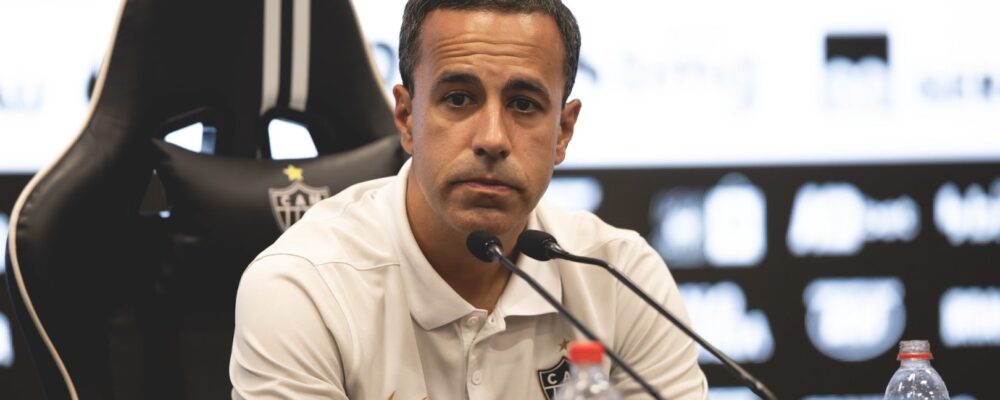Interino do Atlético explica por que não acionou Minda e Cassierra em clássico