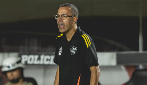 Interino do Atlético tem mais uma decisão após ‘batalha contra o rebaixamento’