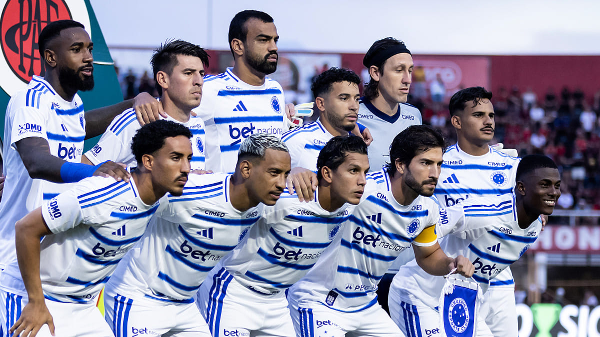 Time titular do Cruzeiro na vitória por 2 a 1 sobre o Pouso Alegre, pela ida da semifinal do Mineiro 2026 (foto: Gustavo Aleixo/Cruzeiro)