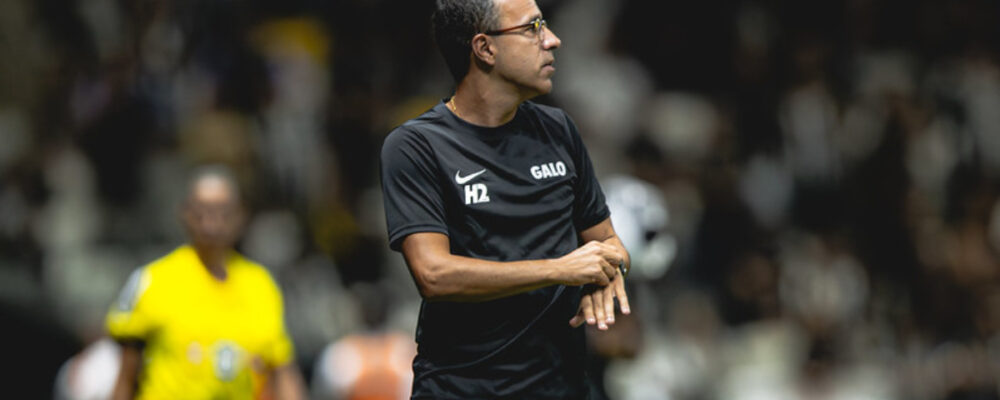 Jogadores da base vão ter chance? Auxiliar do Atlético explica planejamento