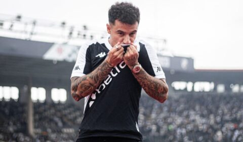 Jogadores demonstram apoio a Coutinho em declaração sobre saída do Vasco: ‘Cabeça erguida, meu irmão’