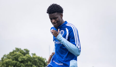Jogadores do Cruzeiro iniciam transição física menos de um mês após lesões