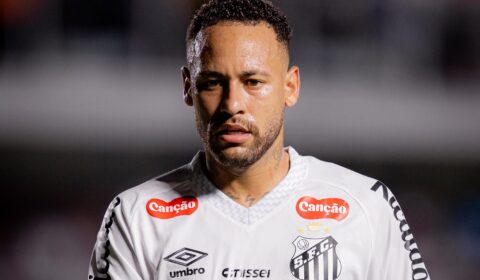 Leitura labial mostra revolta de Neymar em jogo do Santos: ‘Você é um b***’