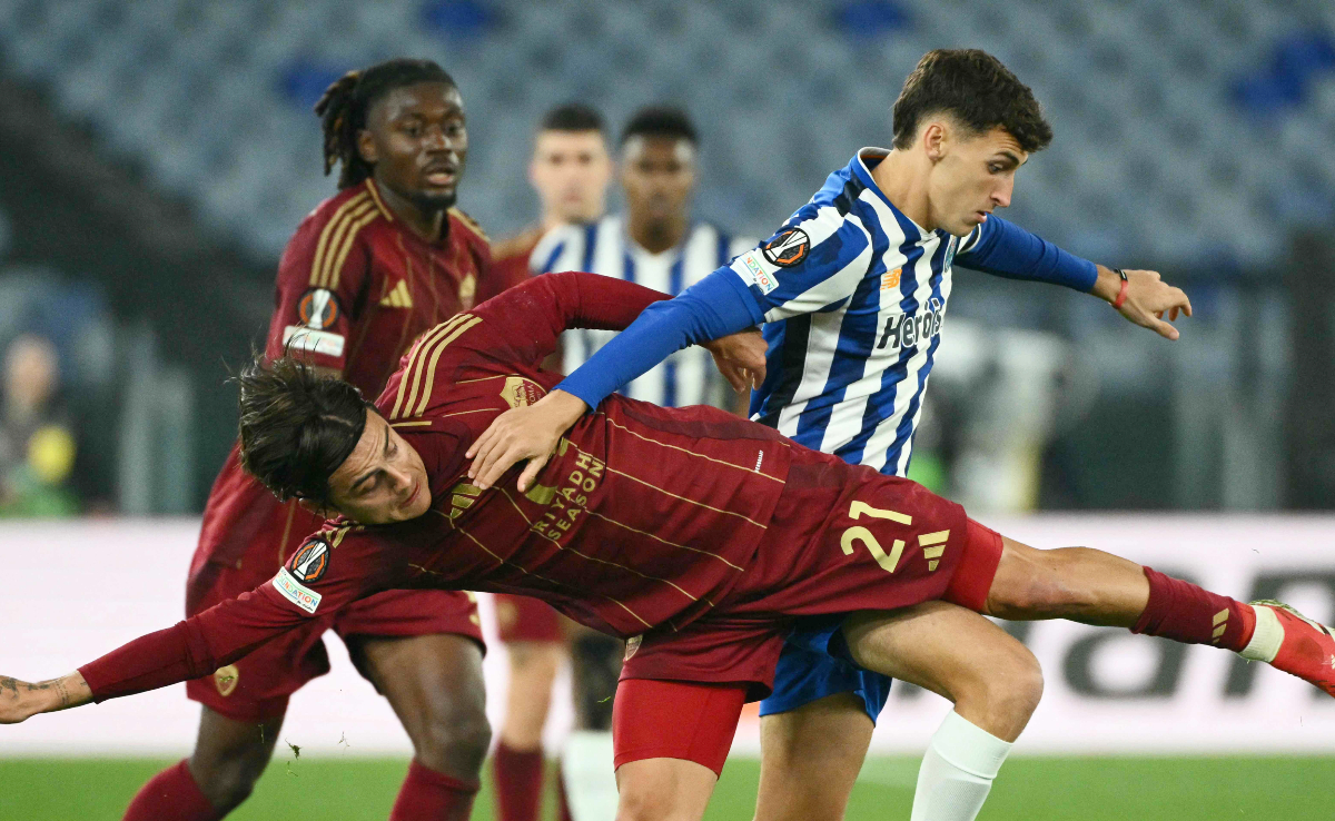Tomás Pérez em ação pelo Porto durante jogo da Liga Europa - (foto: Alberto Pizzoli/AFP)