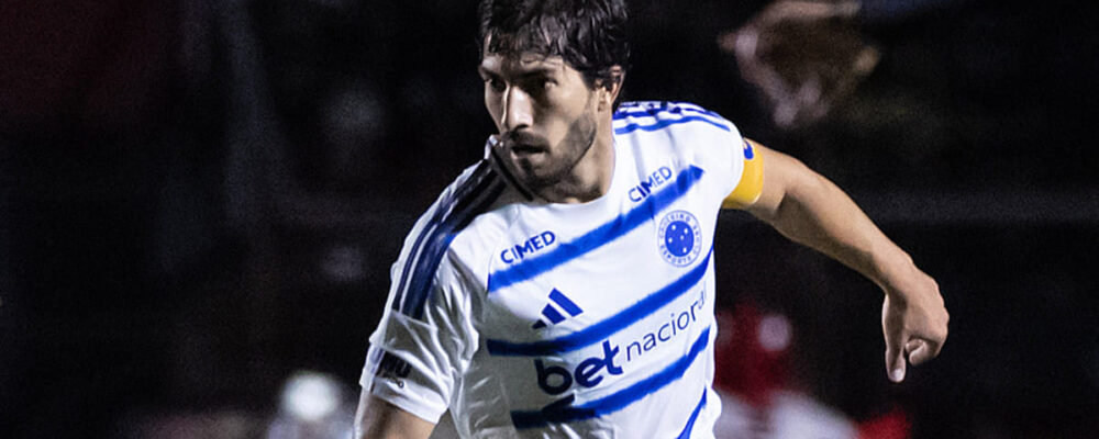 Lucas Silva diverte seguidores com gol de fora da área pelo Cruzeiro: ‘Chutei sim’