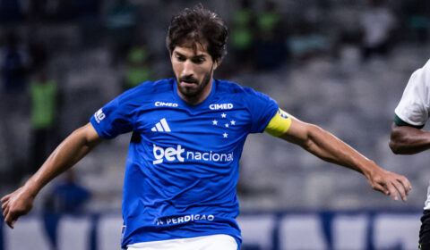 Lucas Silva reage à perda de titularidade para Gerson e se declara ao Cruzeiro