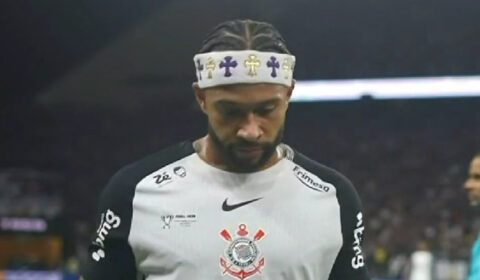 Memphis Depay aponta culpado por perda de pênalti contra o Palmeiras