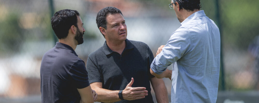 Menin marca presença em treino pré-semifinal do Atlético