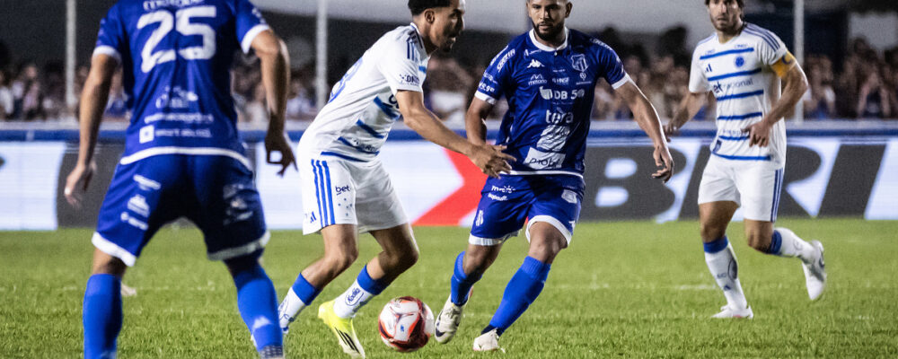 Narrador da Globo ironiza jogador do Cruzeiro: ‘Inimigo do gol’