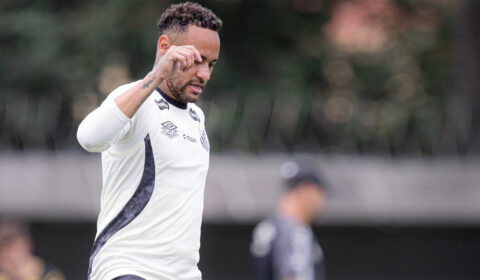 Neymar agita rede social com crítica ao gramado em Athletico-PR x Santos
