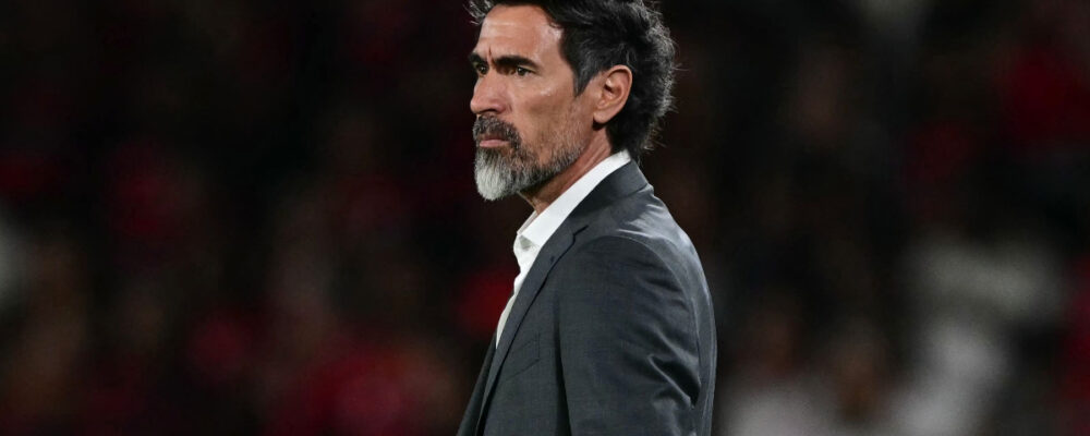 Novo técnico do Atlético está atrás só de um treinador em ranking de títulos no século 21