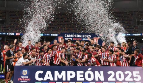 Novo técnico do Atlético foi campeão com prêmio irrisório na Argentina