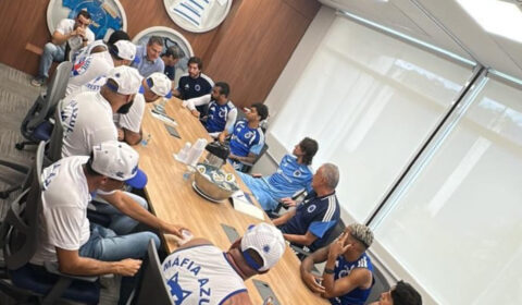 Organizada do Cruzeiro explica reunião na Toca: ‘Saída de Tite e atuações de jogadores’