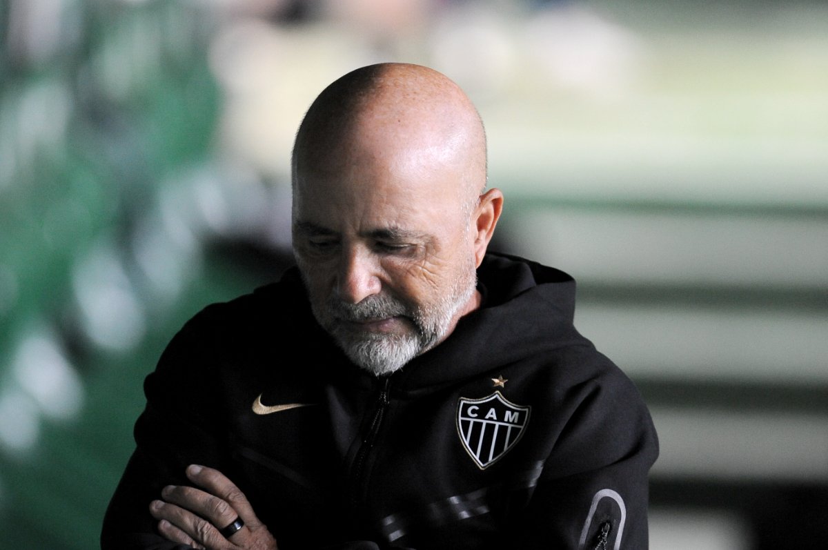Jorge Sampaoli, técnico do Atlético, antes de clássico contra o América no Independência (foto: Alexandre Guzanshe/EM/D.A. Press)