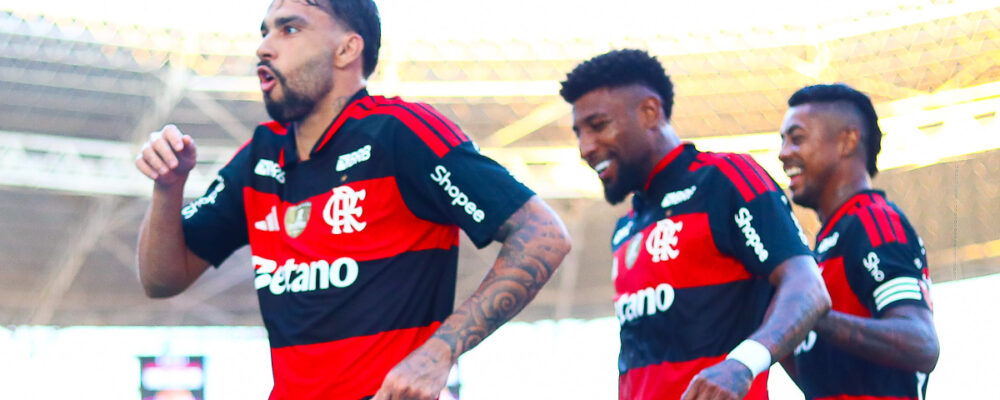 Paquetá faz 1º gol pelo Flamengo, que elimina rival no Carioca